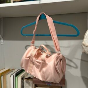 Carter pink ballet duffle bag. Lightly used.